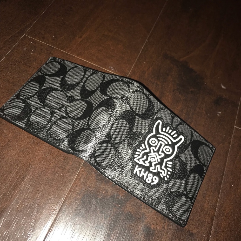 Coach wallet 😀